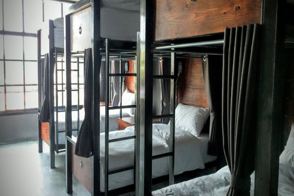 Quarto Familiar com 6 Camas