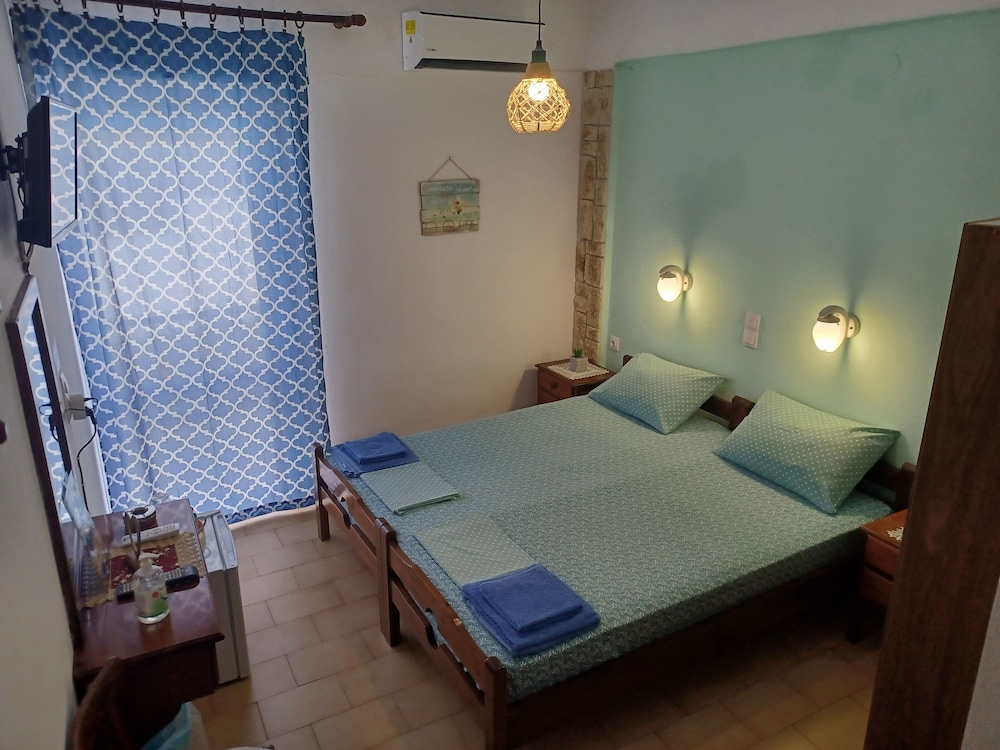 Double or Twin Room, Mountain View photo 2