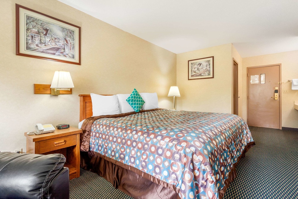 Standard Room, 1 King Bed, Non Smoking