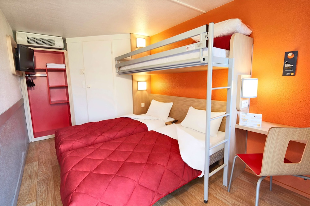 Standard Room, 3 Twin Beds - Photo 2