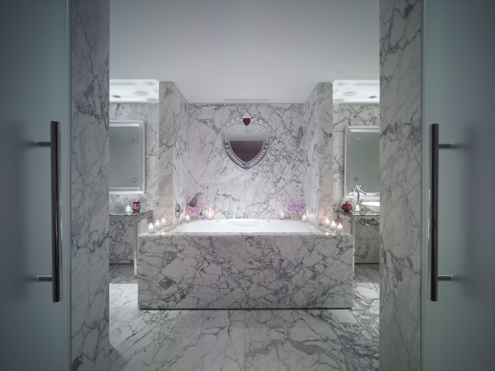 Luxury Suite (Imperial) thumbnail 6