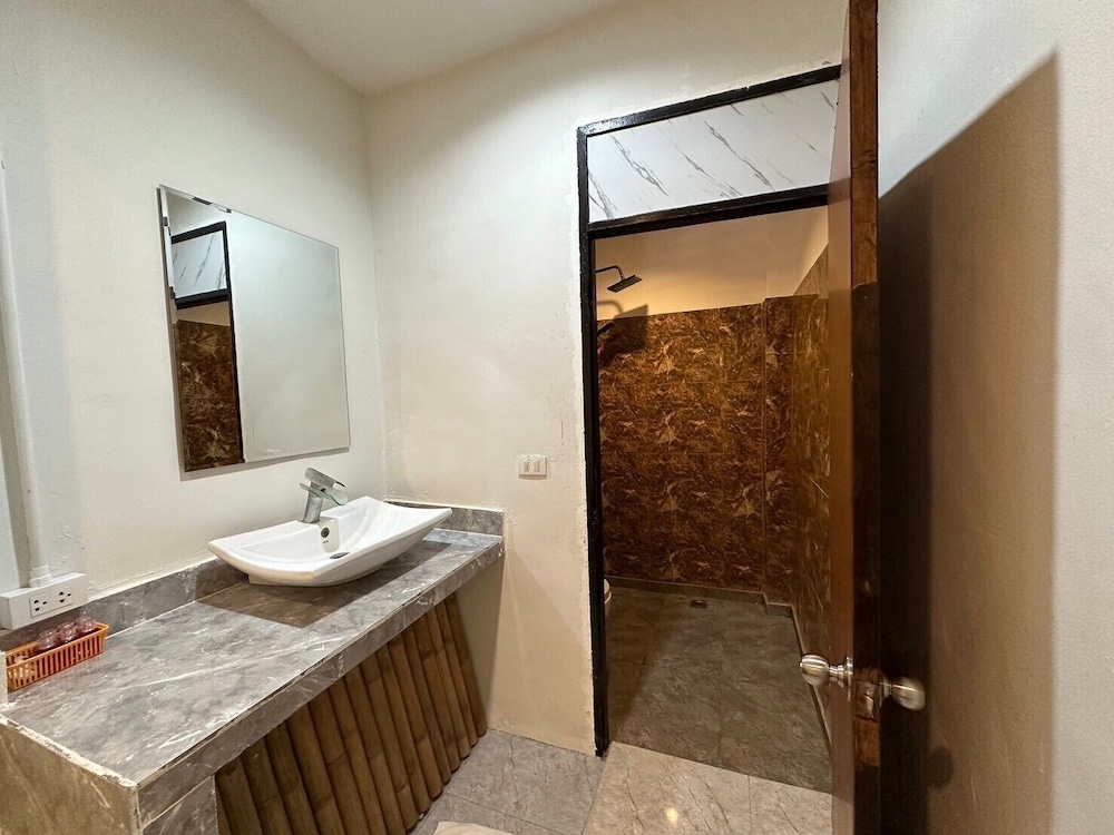 Standard Triple Room - Photo 7