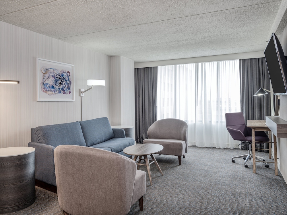 Suite, 1 Bedroom - Photo 6