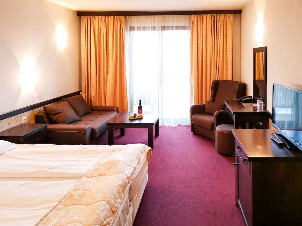 Standard Twin Room, Balcony photo 2