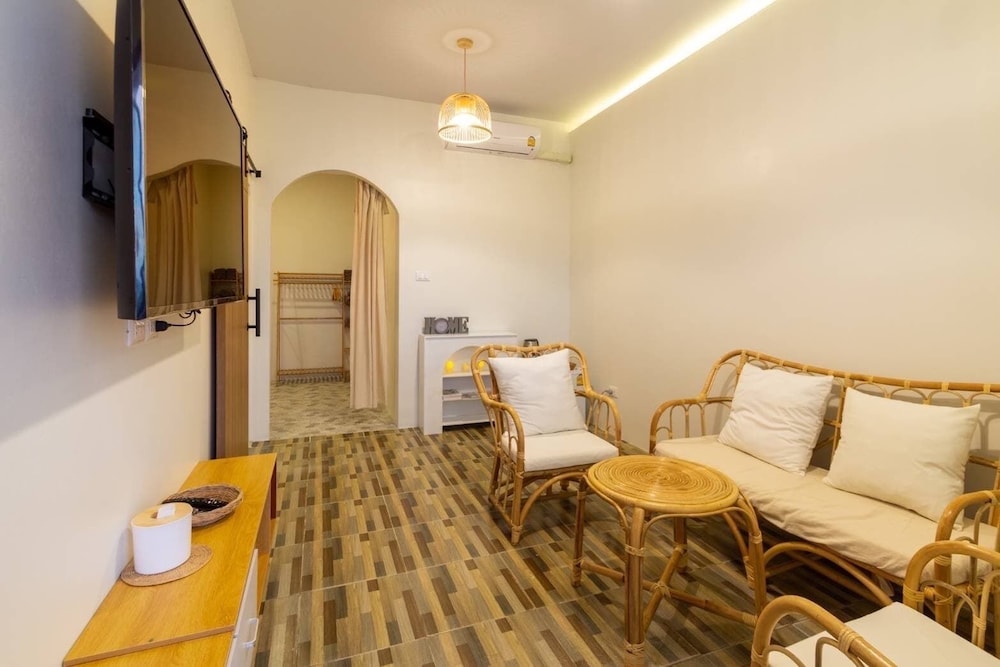Basic Villa photo 1