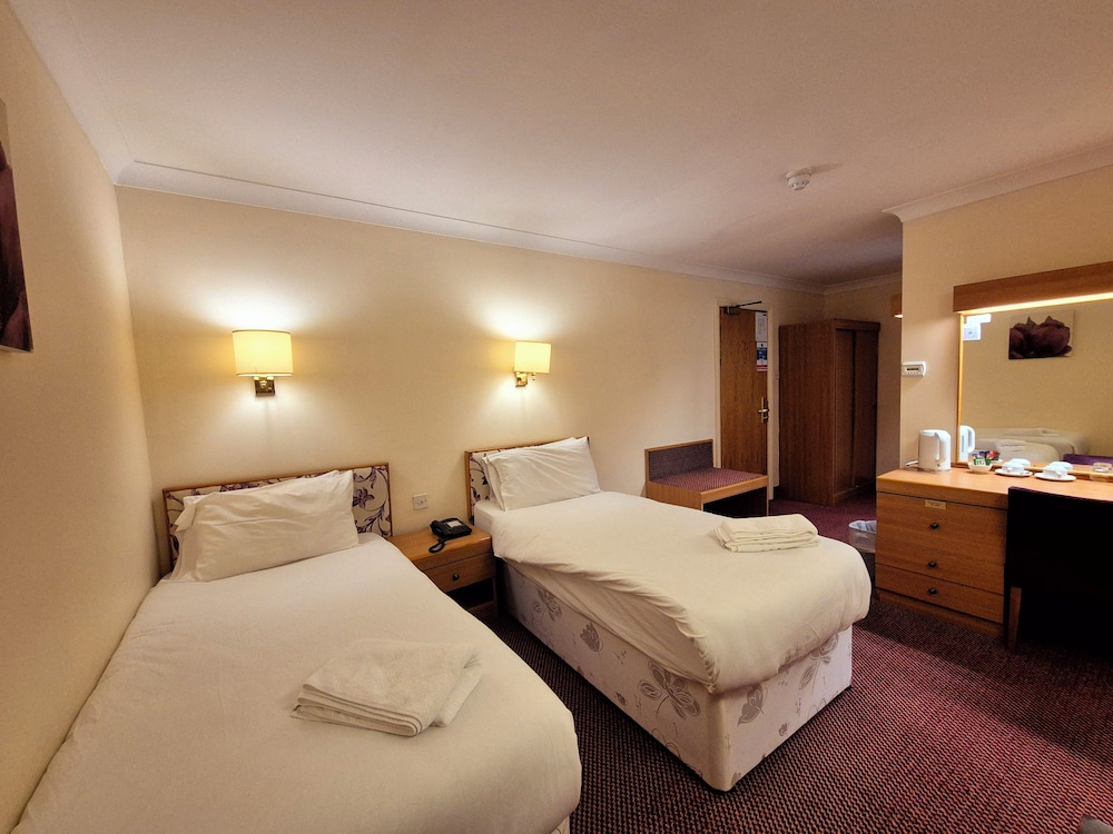 Standard Twin Room - Photo 8