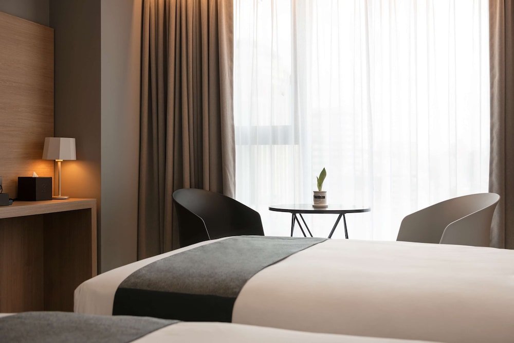 Standard Room, 2 Twin Beds, Non Smoking (Shower Only;Mini Fridge) - Photo 3