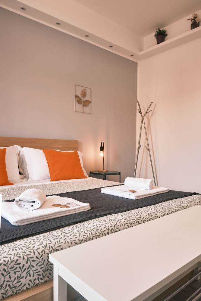 Standard Double Room, Shared Bathroom, City View