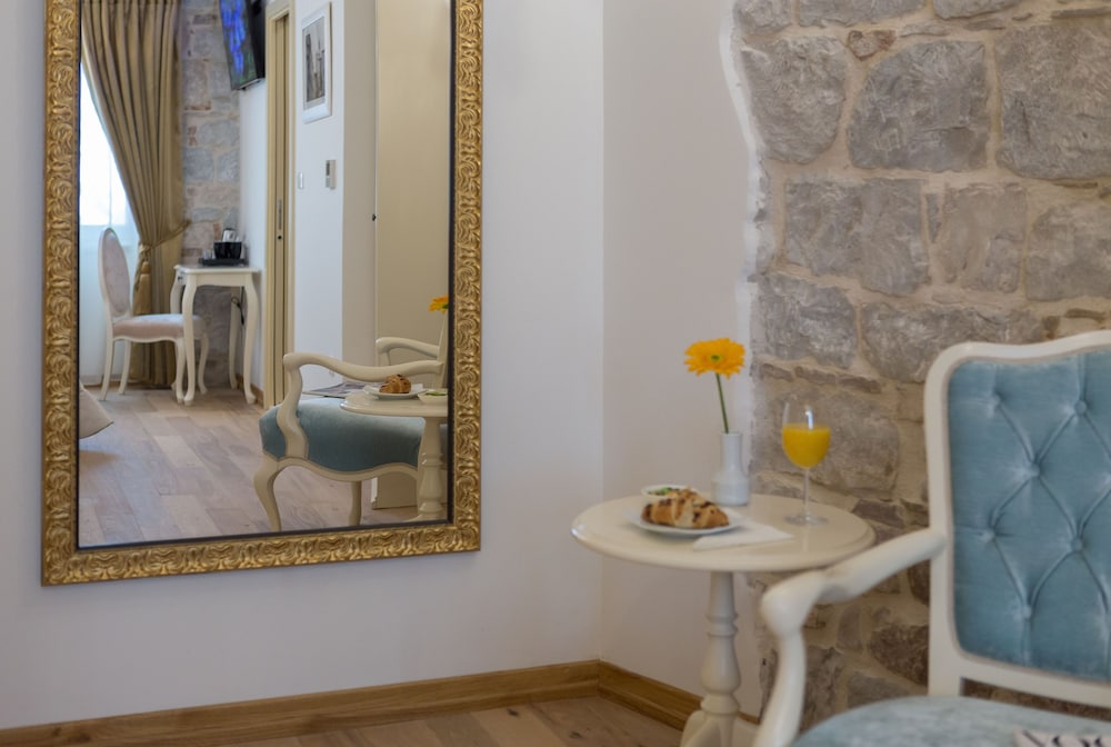 Luxury Double Room (302) photo 3