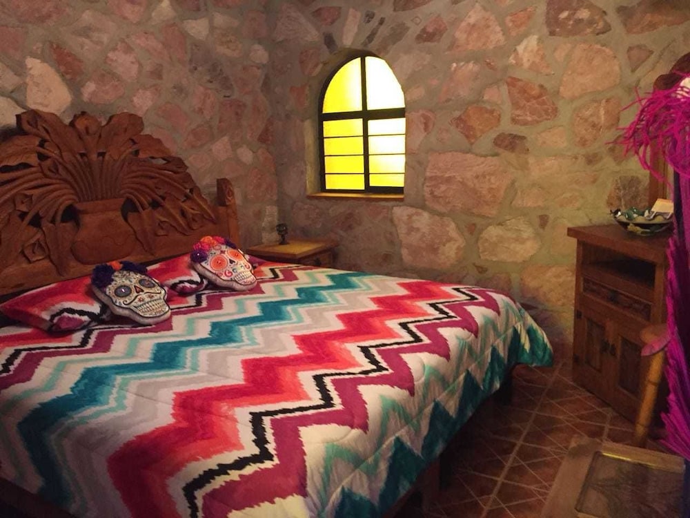 Deluxe Suite, 1 King Bed, Non Smoking photo 3
