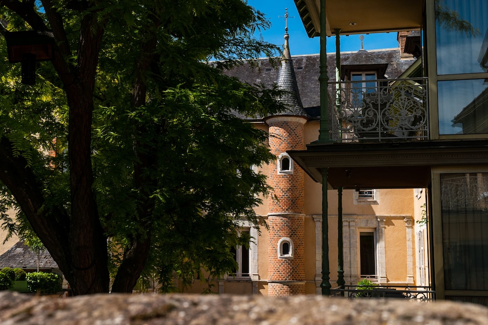 Deluxe Suite, Courtyard View photo 2