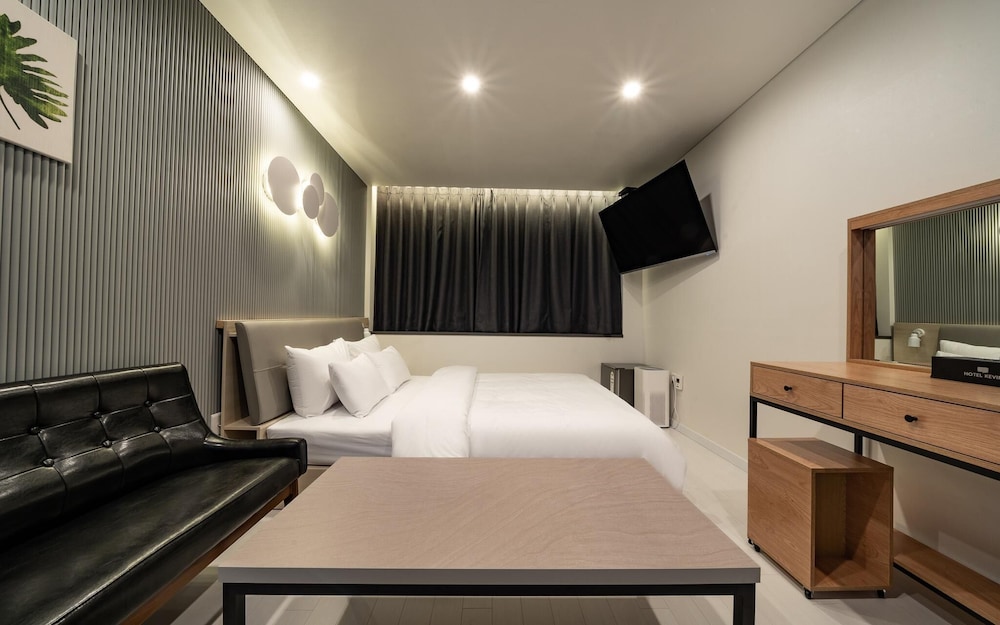Room (Standard Room A -Early Check-in (Coup)