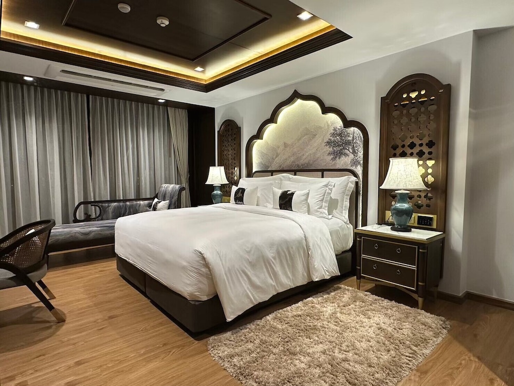Chino Grand Deluxe Double Room