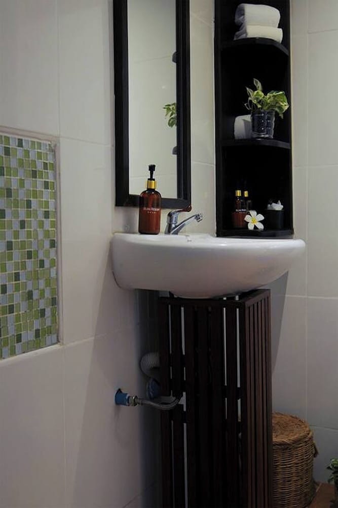 Standard Double Room - Photo 9
