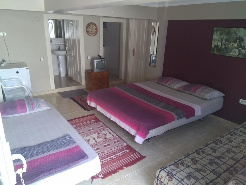 Economy Triple Room, 1 Bedroom, Accessible photo 1