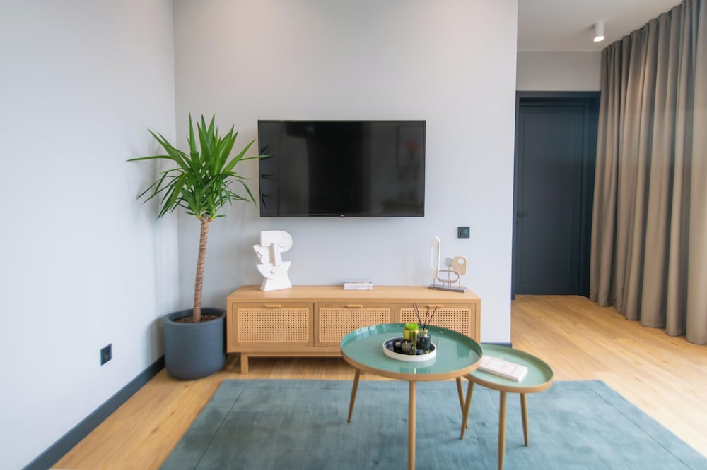 Penthouse One-bedroom Terrace Suite with Kitchen photo 2