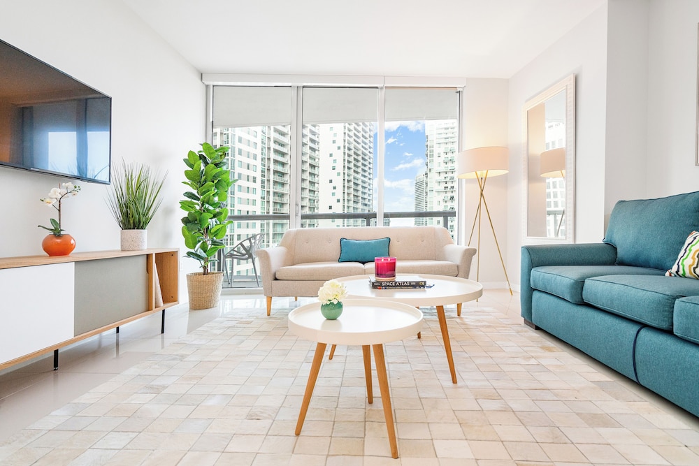Boutique Apart, 1 King & Sofa Bed, Sauna, River/City Views, Balcony2307 thumbnail 5