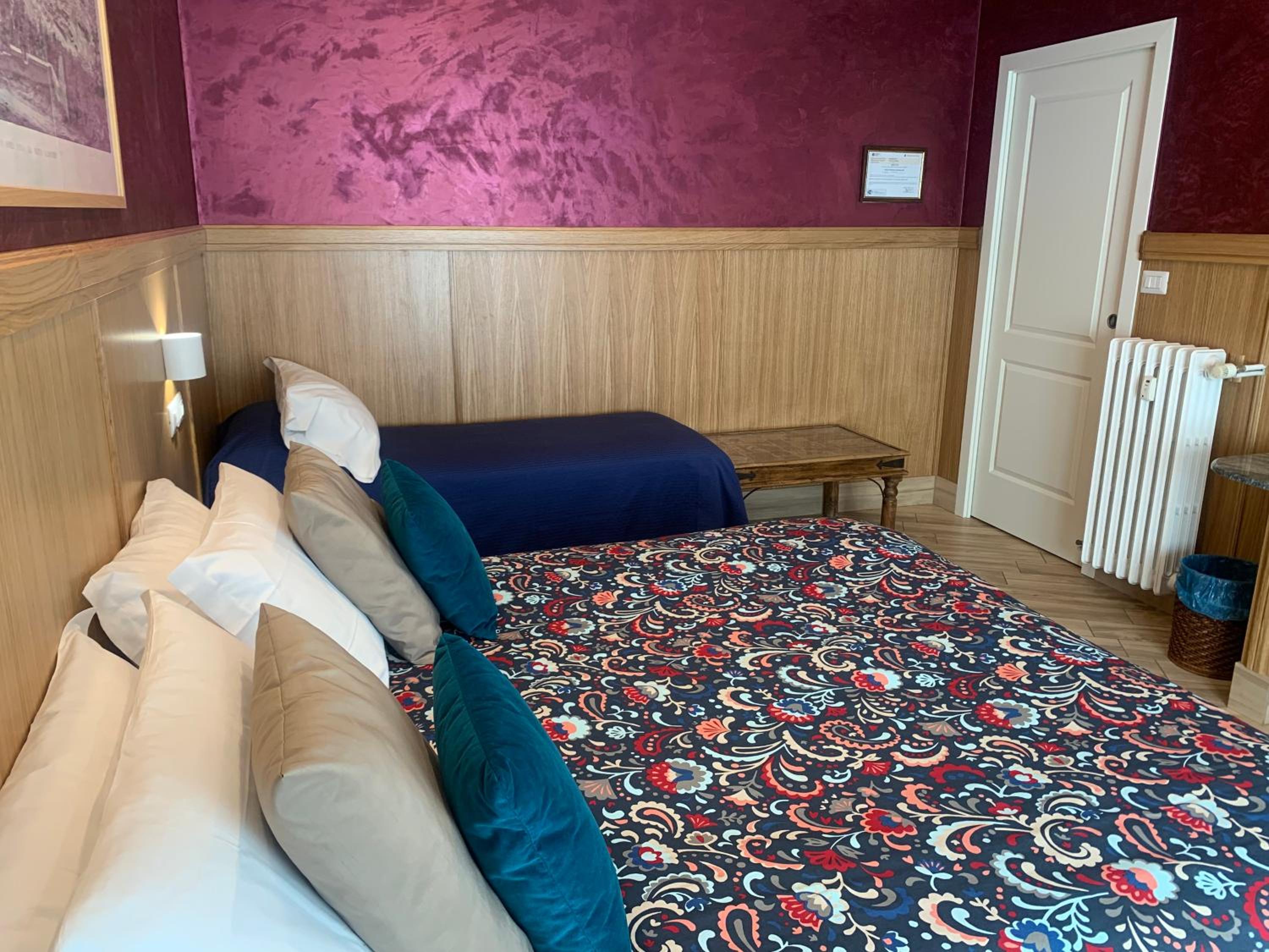 Large Double Room photo 1