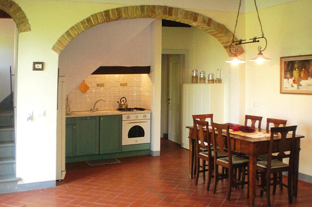 Classic Apartment, 4 Bedrooms photo 2