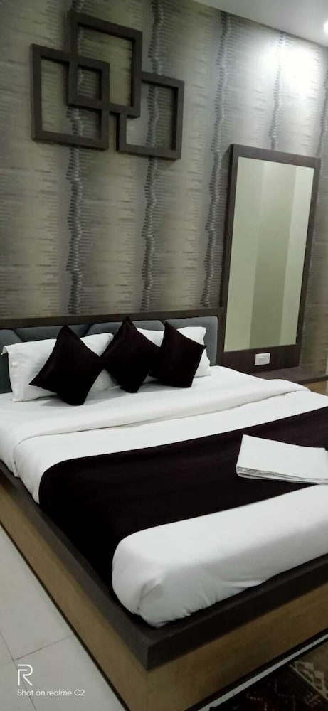 Executive Room - Photo 1