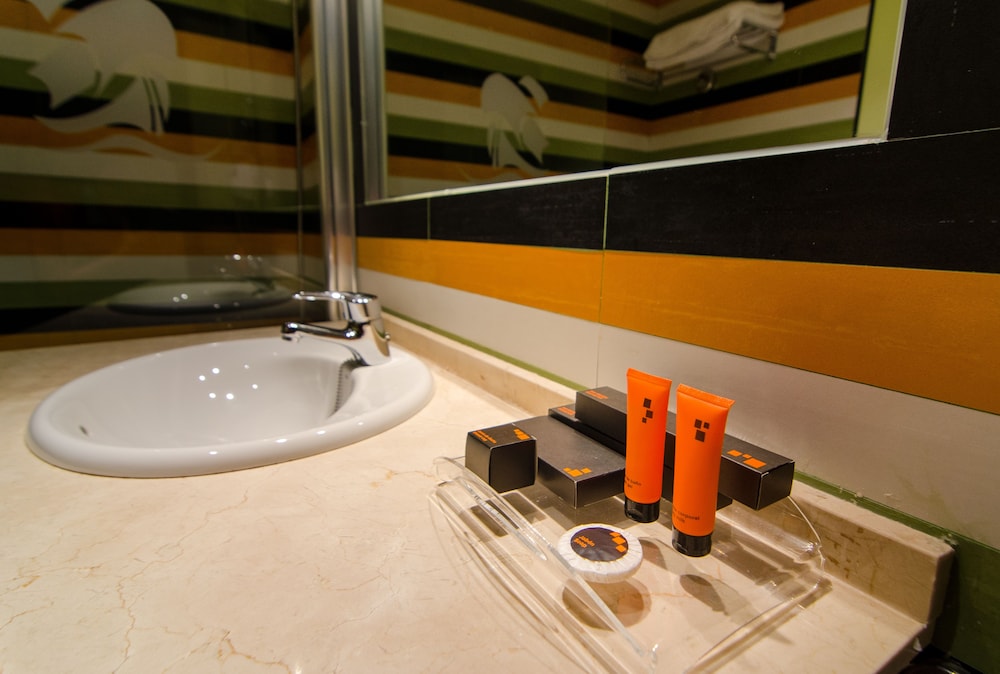 Triple Room (2ADULTS + 1CHILD) - Photo 6