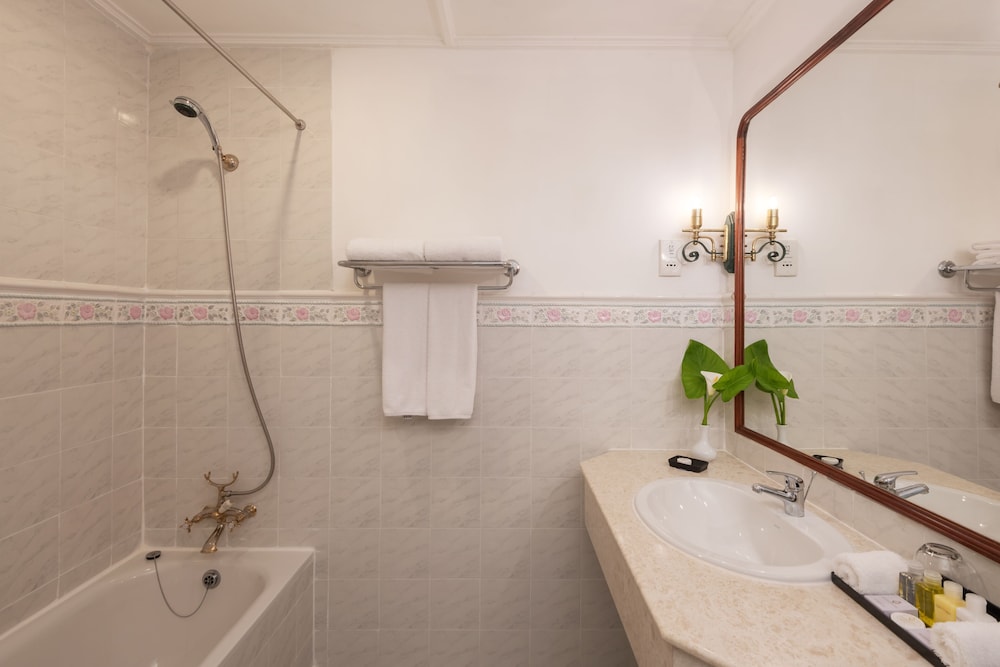 Deluxe Twin Room, 1 Bedroom, Accessible, Hill View photo 3