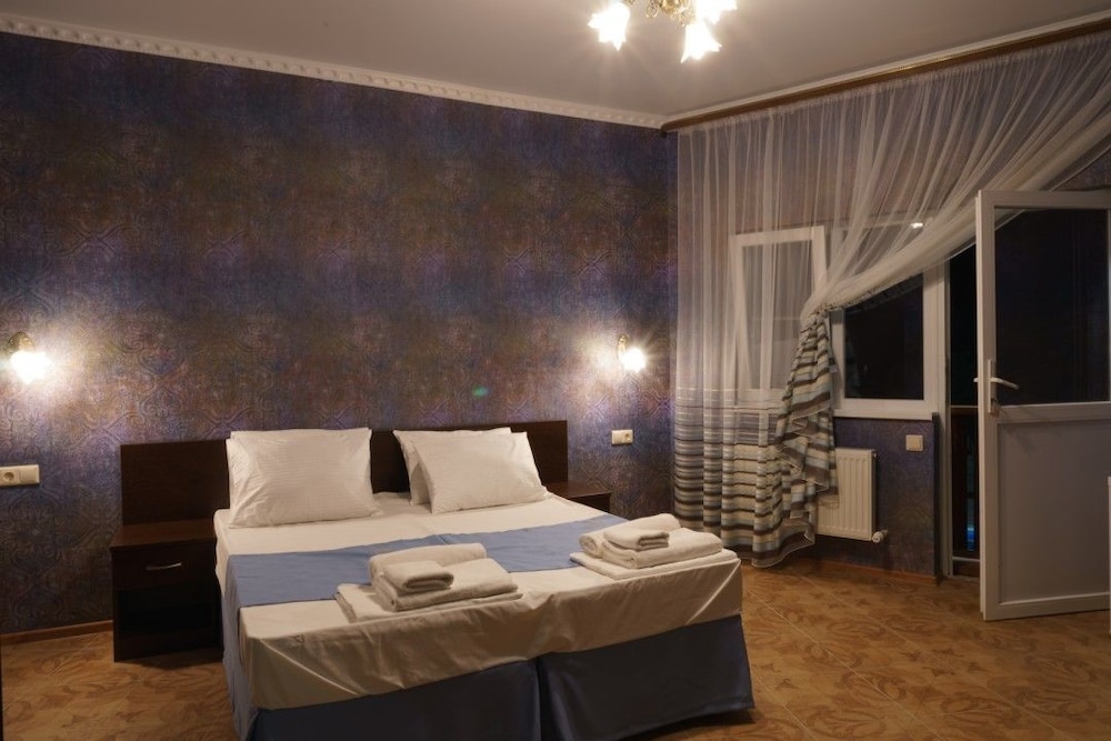 Deluxe Double or Twin Room, Balcony, Pool View photo 1