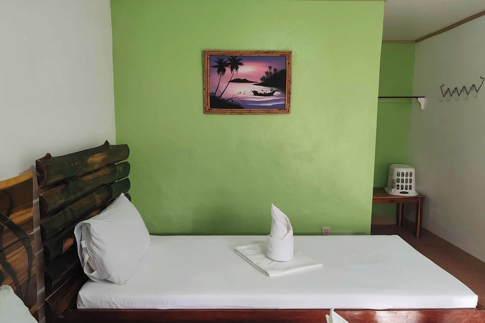 Standard Twin Room - Photo 8