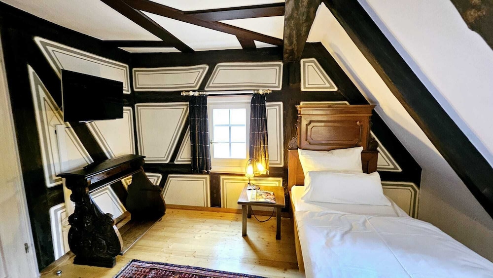 Basic Single Room, Valley View