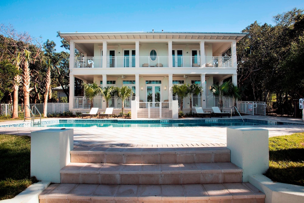 Royal House, 3 Bedrooms, Bay View (Mobility/Hearing Access, Roll-in Shwr)