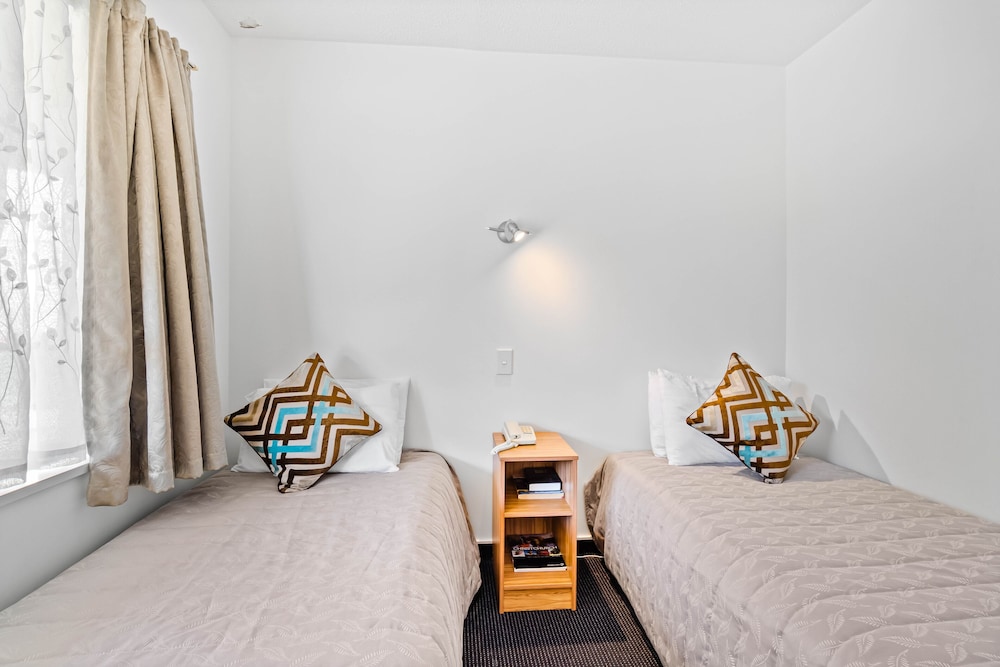 Standard Suite, 1 Bedroom, Non Smoking, Kitchenette photo 2