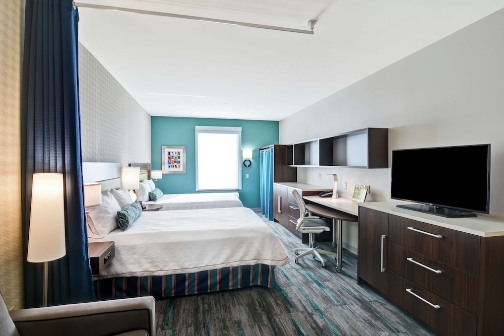 Studio, 2 Queen Beds, Accessible, Non Smoking (mob/hearing acc w/ bathtub)