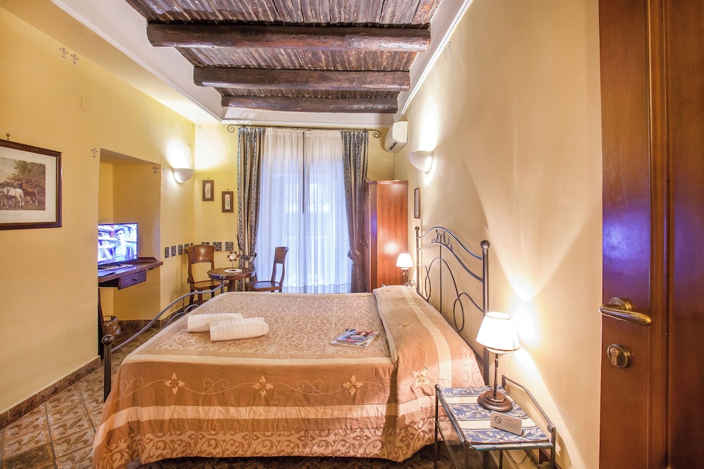 Superior Double Room, City View photo 1