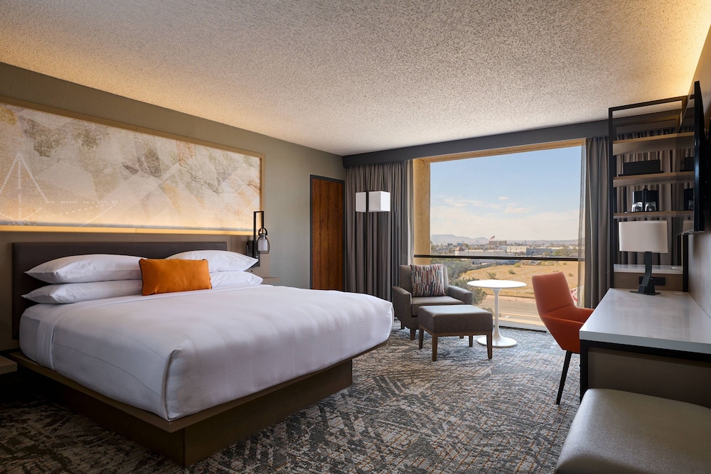 Room, 1 King Bed (Hearing Accessible) - Photo 1
