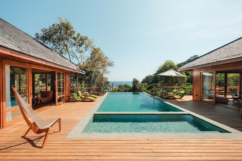 Three-bedroom Jungle Pool Villa photo 2