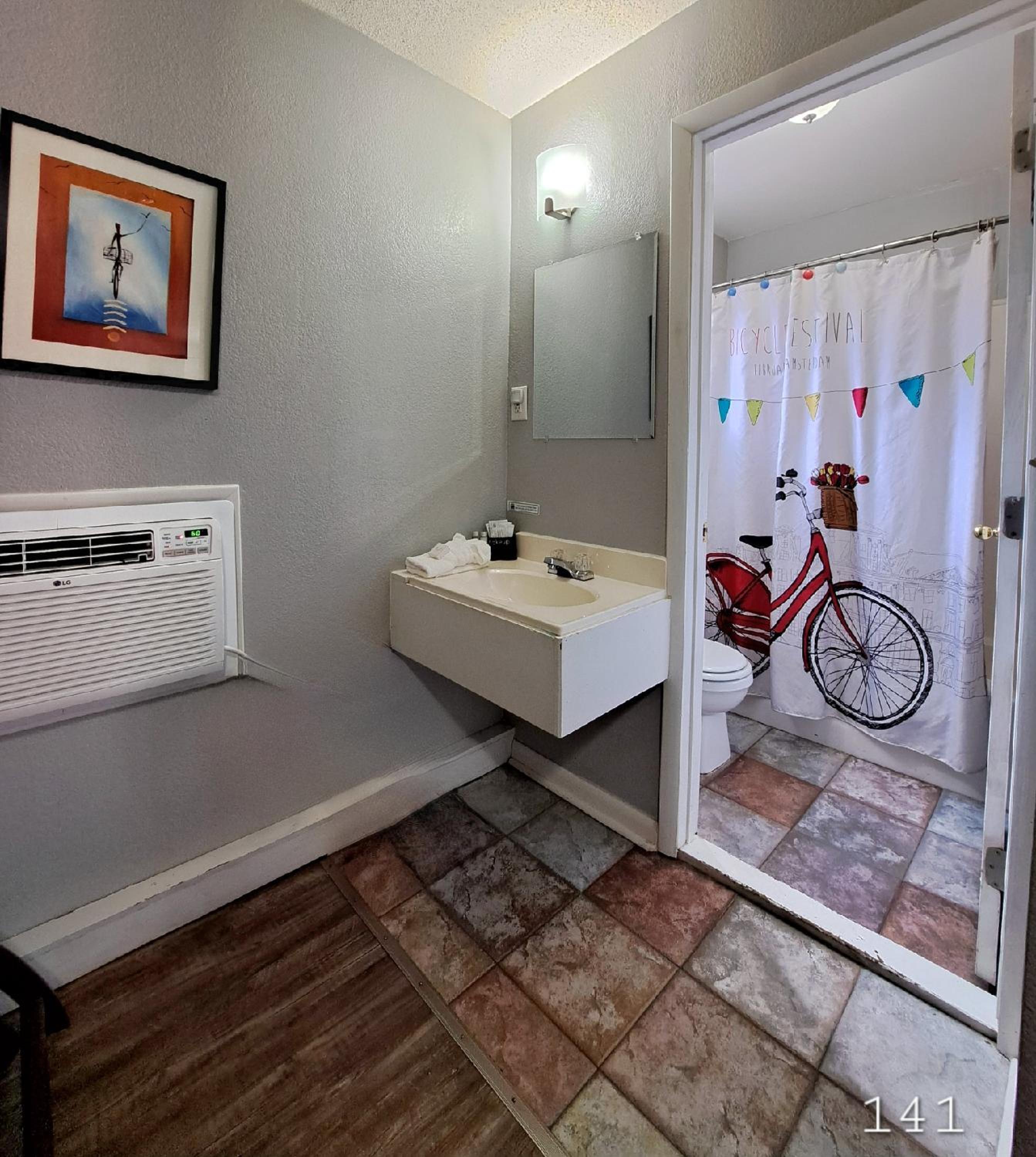 Two-Room Suite with Kitchen photo 2