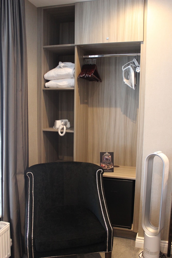 Superior Room, 1 King Bed, Non Smoking (Converts to 2 Twin Beds) - Photo 15
