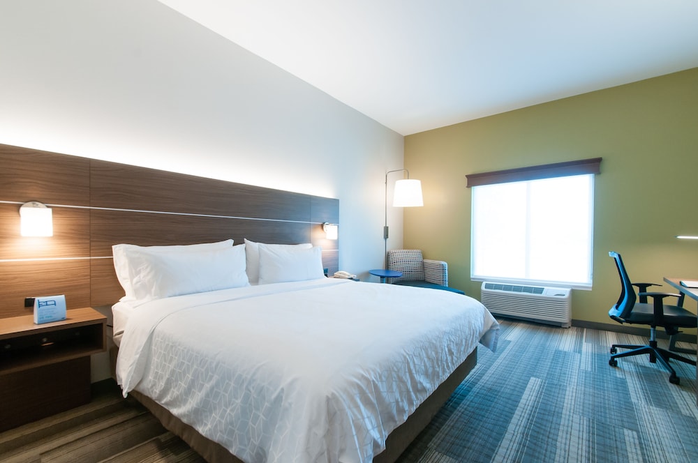 Standard Room, 1 King Bed, Mobility Accessible (Communications) - Photo 3