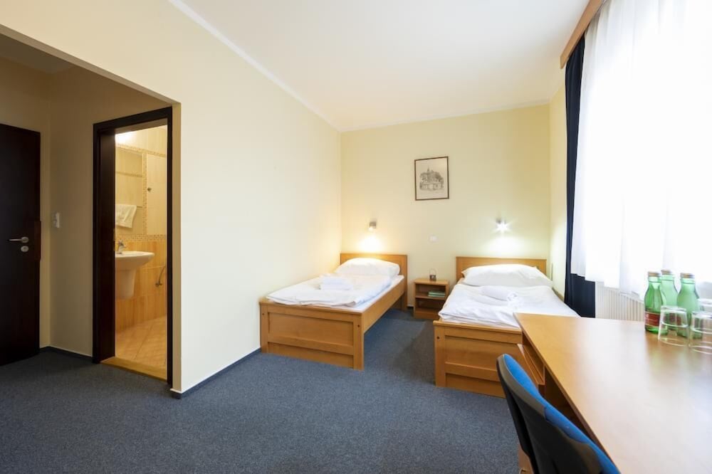 Basic Twin Room, 1 Bedroom, Garden View photo 1