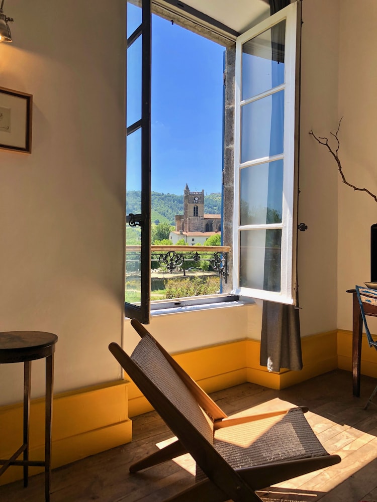 Suite, River View (CHAM) photo 3