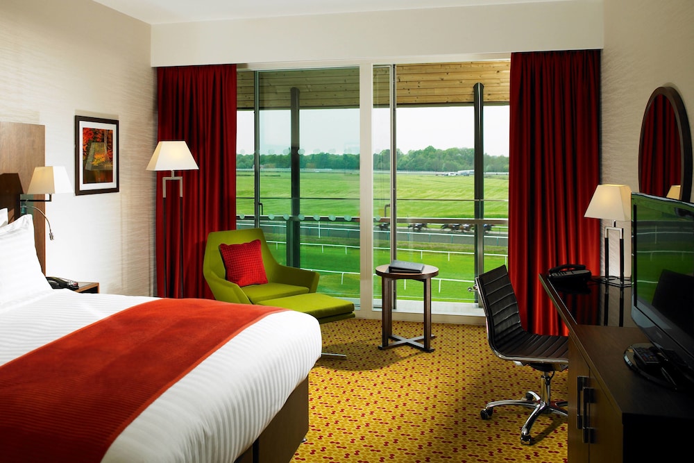 Superior Room, 1 King Bed, Balcony, Golf View (Eco)