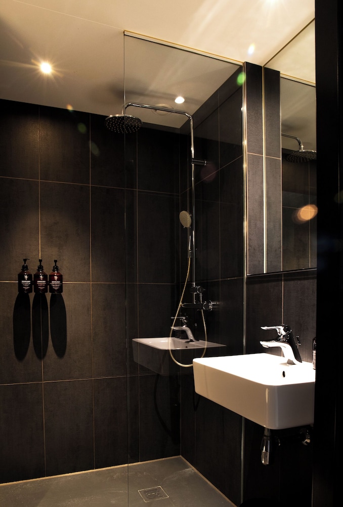Executive Twin Room - Photo 5