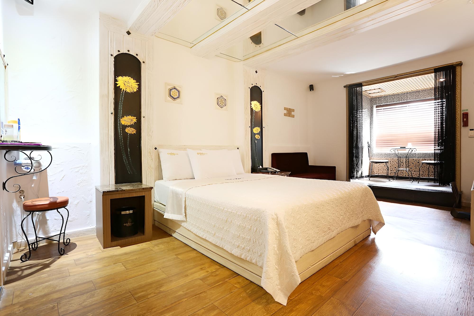 Room (Standard Room (Random Assignment)) - Photo 11