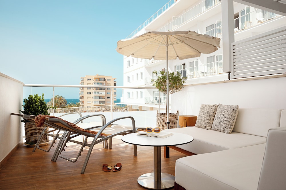 Superior Twin Room Partial Sea View H12XLR