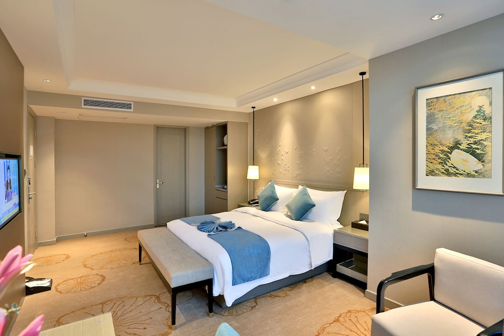 Sunshine King Bed Room - Photo 7