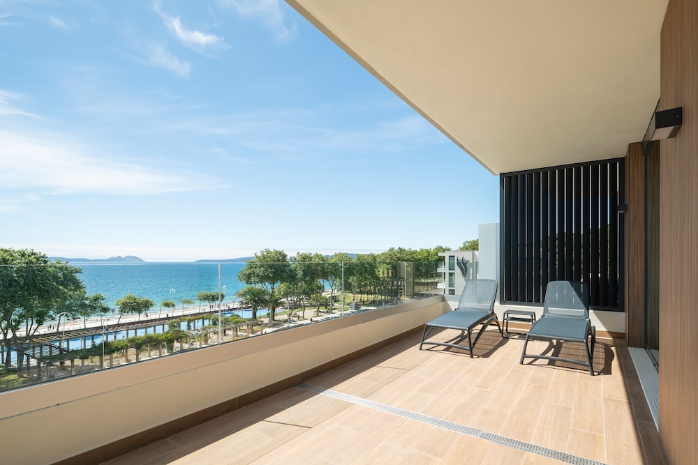 Deluxe Suite, Sea View photo 3