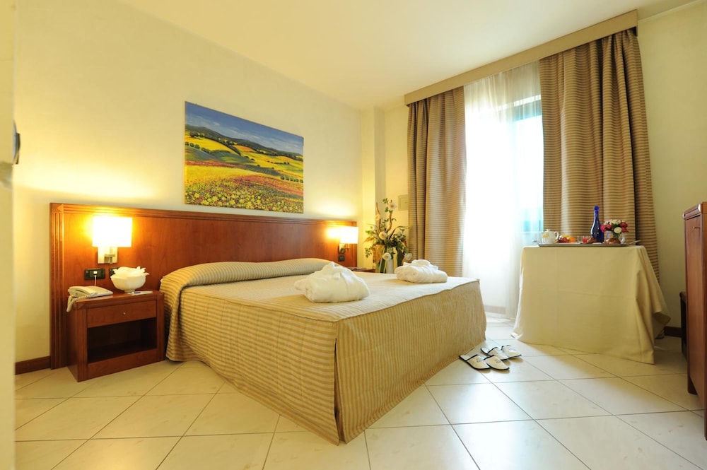 Triple Room - Photo 9