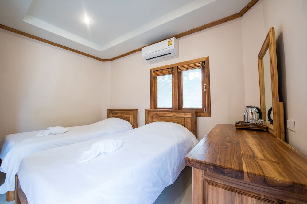Deluxe Room, 2 Twin Beds photo 1