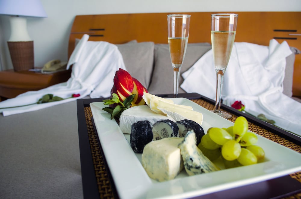 One Bedroom Suite - 1 King Bed