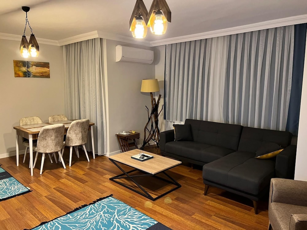Apartment photo 2